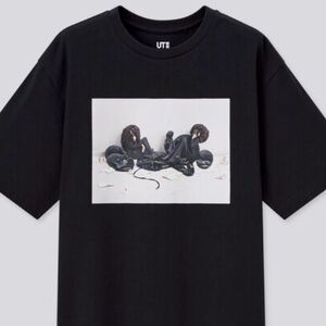 NEVER WORN UNIQLO Disney Mickey Mouse & Minnie Mouse art by Yuni Yoshida